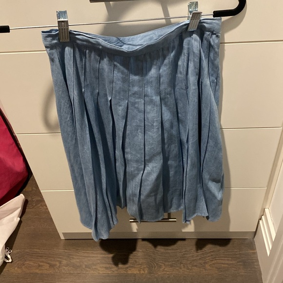 NWOT Girls Elegant Blue Pleated Skirt - Picture 3 of 5